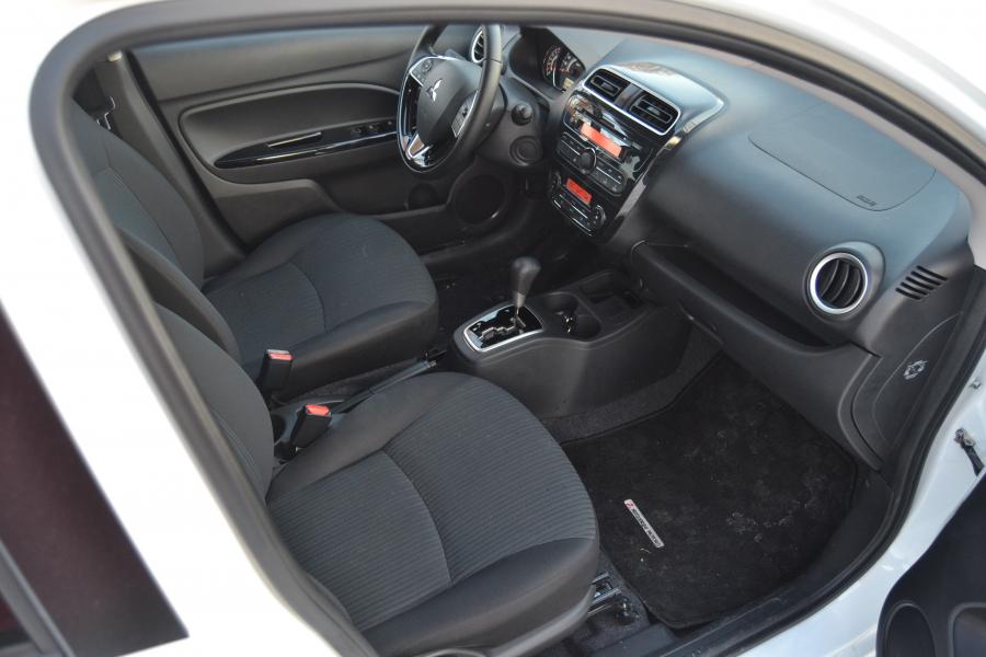 Интерьер Mitsubishi Attrage 2015 года  (WW) (фото 6 из 19)